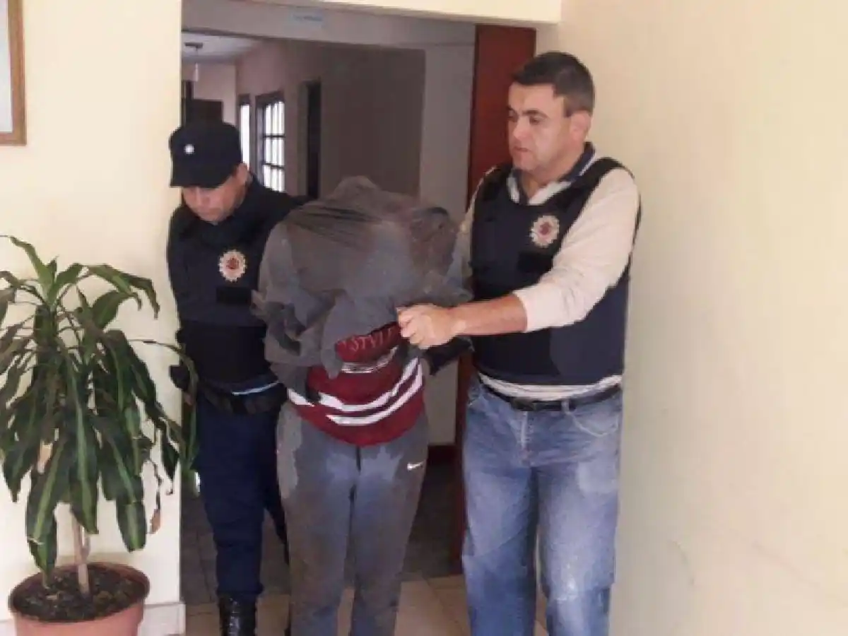 Indagaron al presunto autor de la violación y robo a mujer en Laspiur