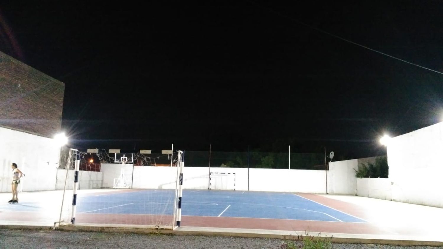 Nueva iluminación en el playón de Ferrocarril Sud