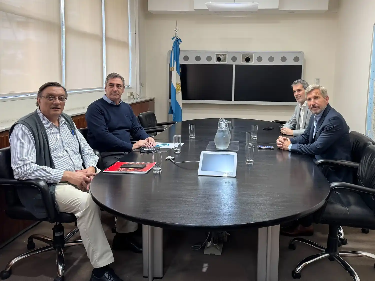 Frigerio gestionó soluciones clave para las rutas nacionales 14 y 127: seguridad, obras y atención médica en agenda