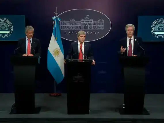 Una por una, las medidas del Gobierno para fomentar el uso de los "dólares del colchón"