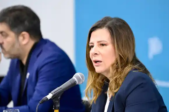 Saintout lanzó el plan de vacaciones, cruzó a Milei por los "niños envaselinados" y pidió "no estigmatizar" a La Cámpora