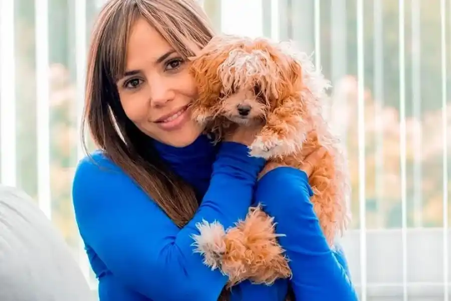 Romina Uhrig mostró a su perro Caramelo y preocupó a todos: las fotos