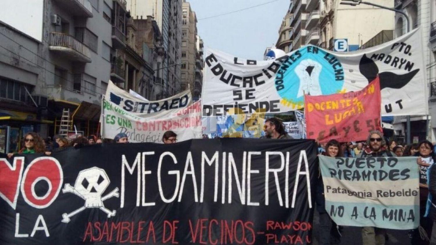 El gobierno de Chubut derogará la ley de megaminería y llamará a un plebiscito