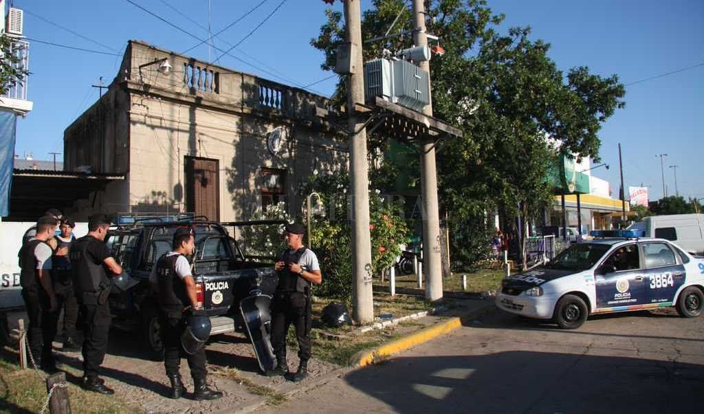 Cuatro policías detenidos en Barranquitas