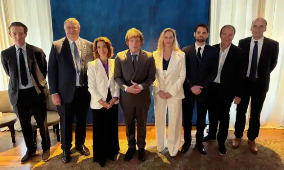 Cómo fue la reunión de Milei con empresarios en Francia