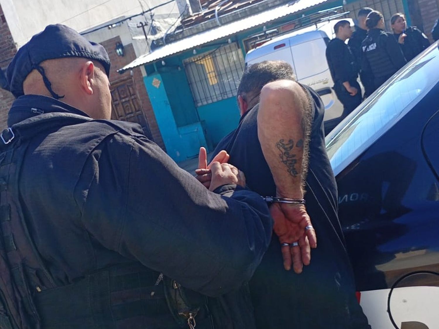 Golpeó a su expareja en la calle y quedó detenido en zona norte: investigan la participación de un adolescente