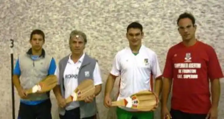 Excelente exhibición de pelota paleta