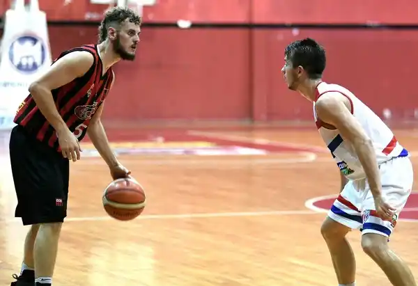 Central busca dar un nuevo paso positivo ante Capuchinos en el Federal 
