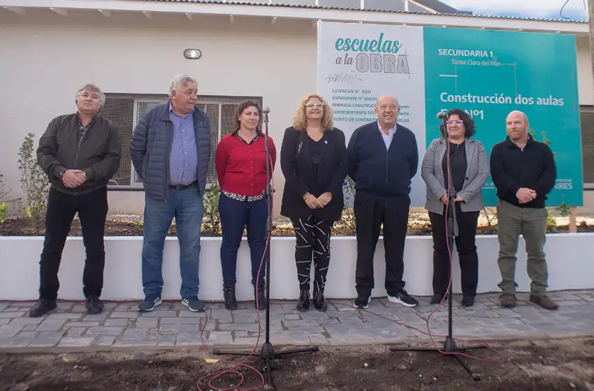 Paredi y la subsecretaria Claudia Bracchi inauguraron nuevas aulas 