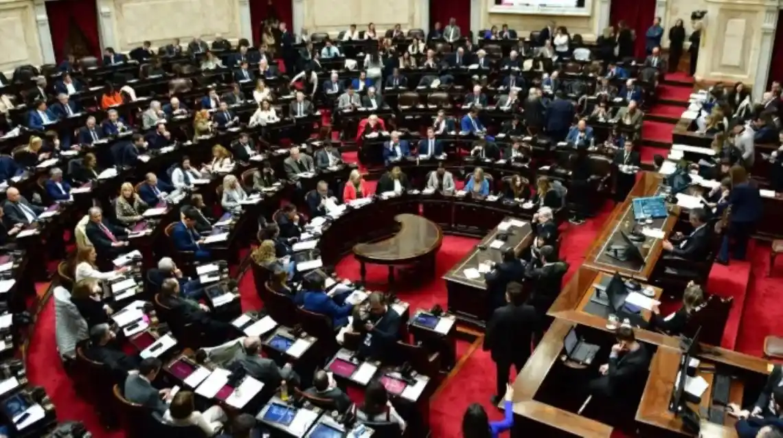 Bloques aliados y el oficialismo consiguieron reunir los 129 legisladores necesarios para dar inicio a la sesión en la Cámara de Diputados de la Nación.