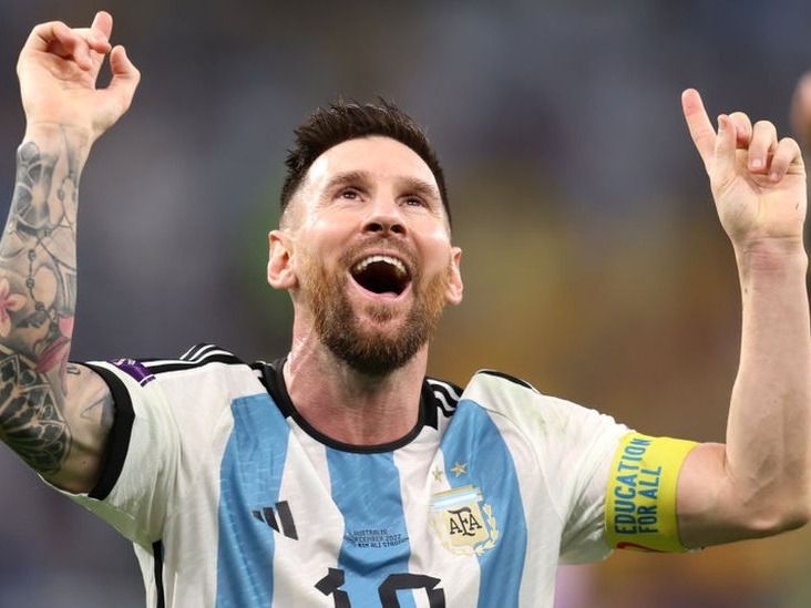Leo Messi dentro d elos 10 mejores futbolistas de la historia , según la  IFFHS.