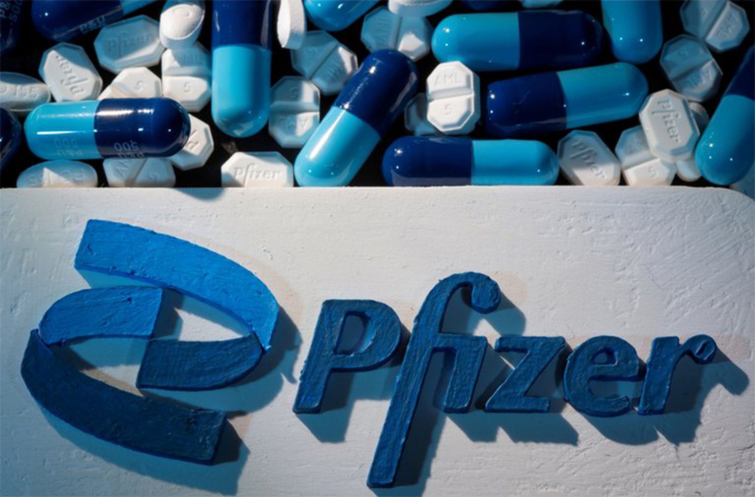 Pfizer anunció que su píldora contra el coronavirus redujo el riesgo de hospitalización y muerte en un 89%