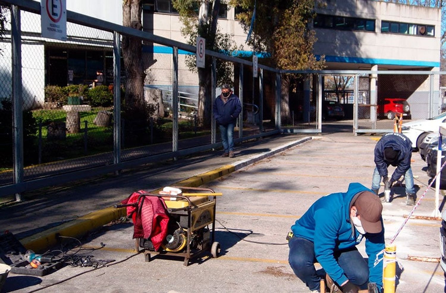 Reacondicionan el estacionamiento del Natatorio Municipal