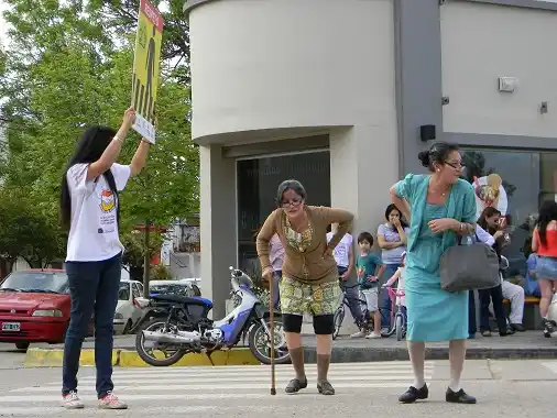 Intervenciones callejeras para la educación vial en la ciudad