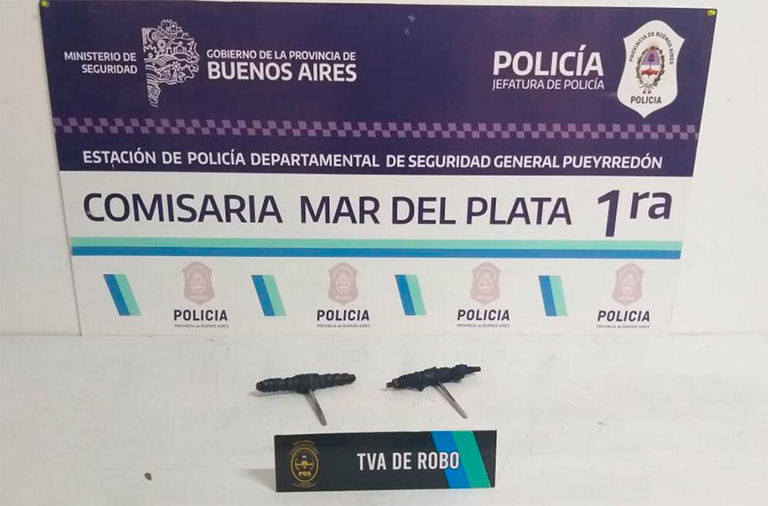 Video: con yugas, atrapan a tres jóvenes que habían marcado una moto