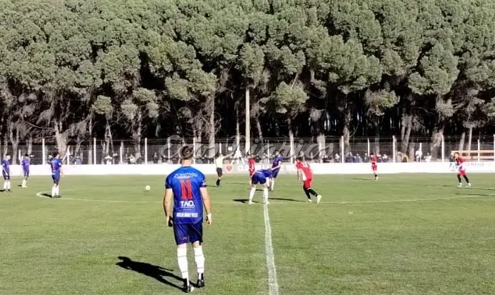 Villa Díaz Vélez juega contra Independiente de Lobería