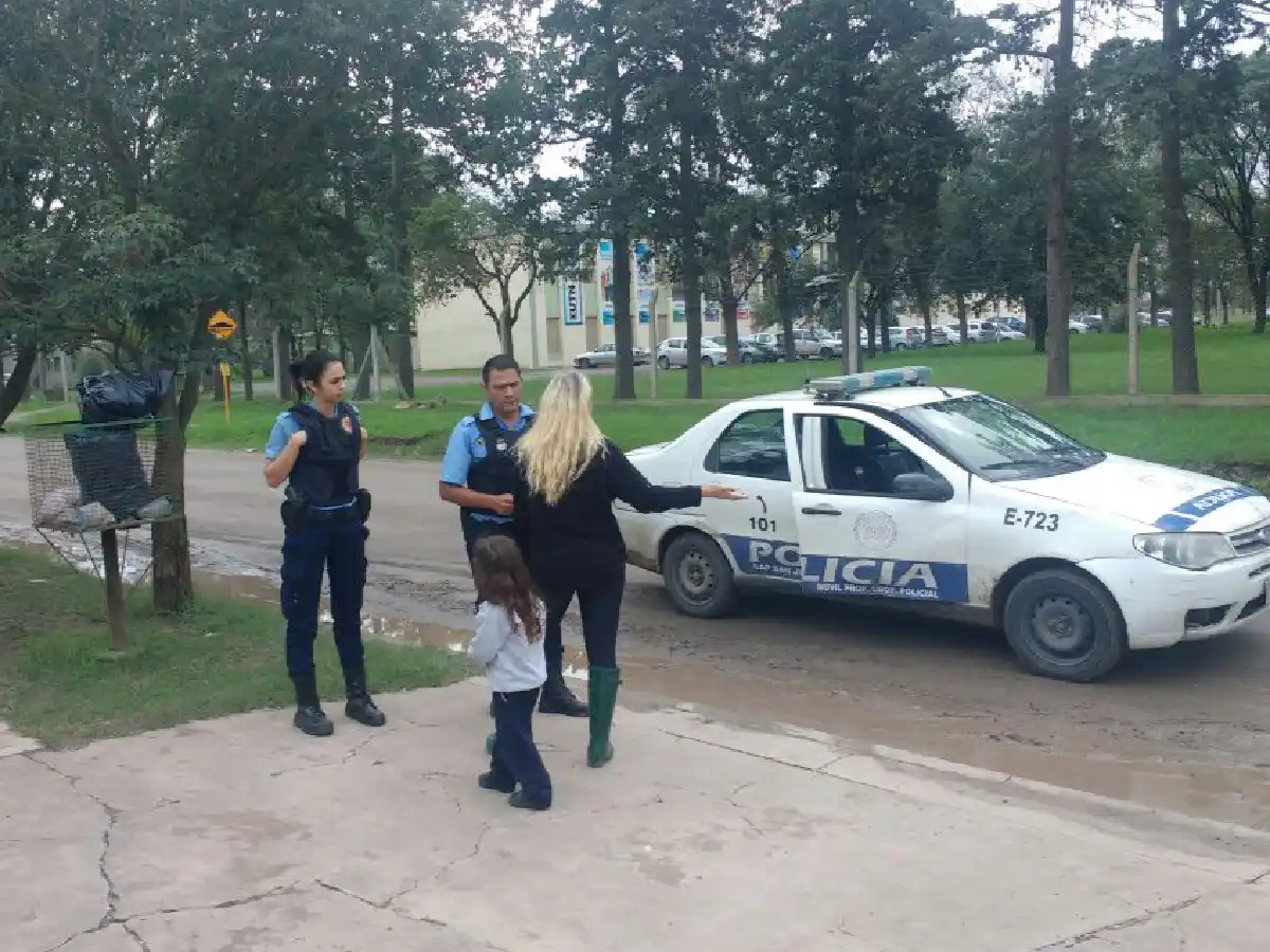 Son dos las víctimas de robos en la playa de estacionamiento de la escuela Dante Alighieri.
