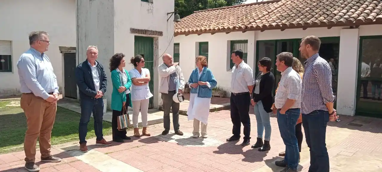 El ministro de planeamiento y la titular del CGE recorrieron escuelas de Gualeguay