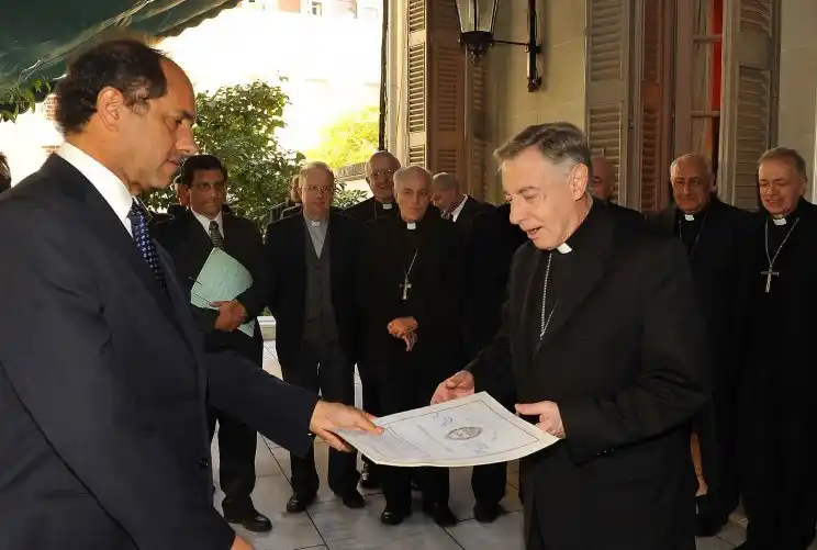 Conflicto docente: La iglesia se reunió con Scioli para abogar por "una pronta solución" 