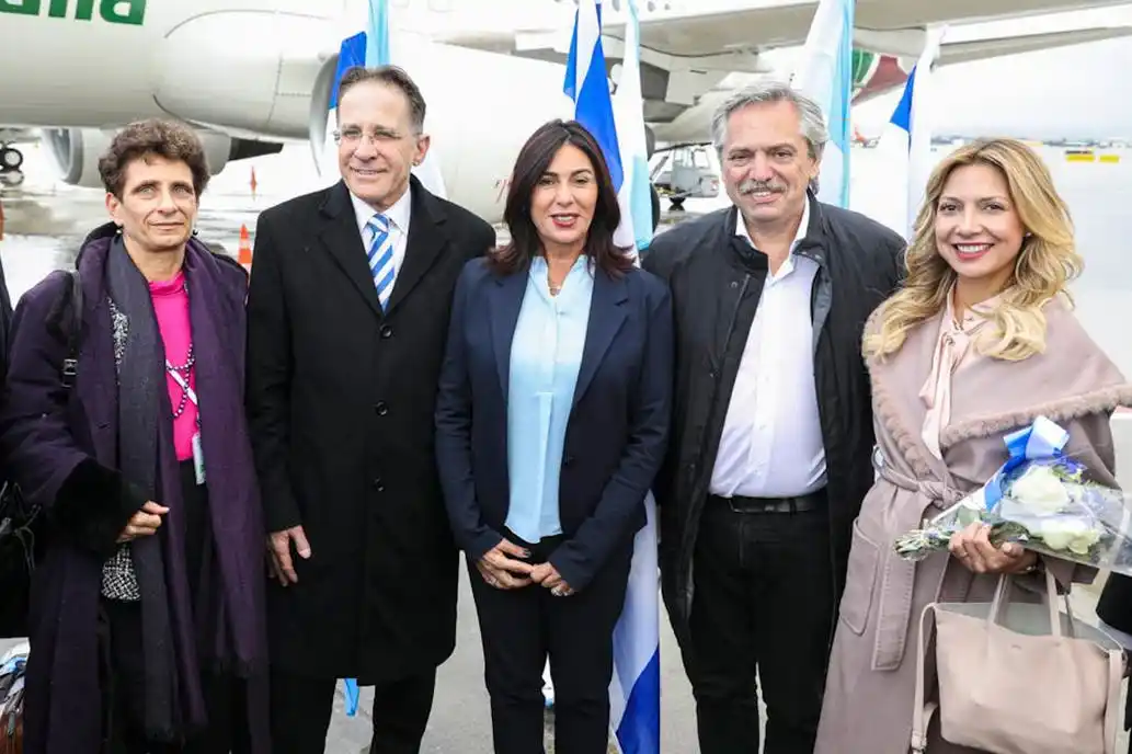 Alberto Fernández llegó a Israel en su primer viaje al exterior como presidente