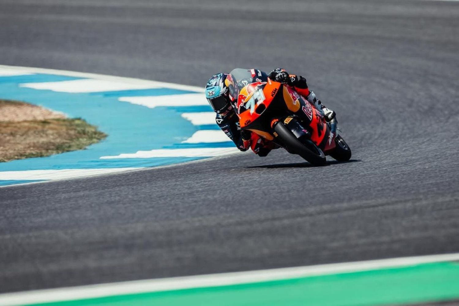 Valentín Perrone tuvo un fallido debut en el Moto3