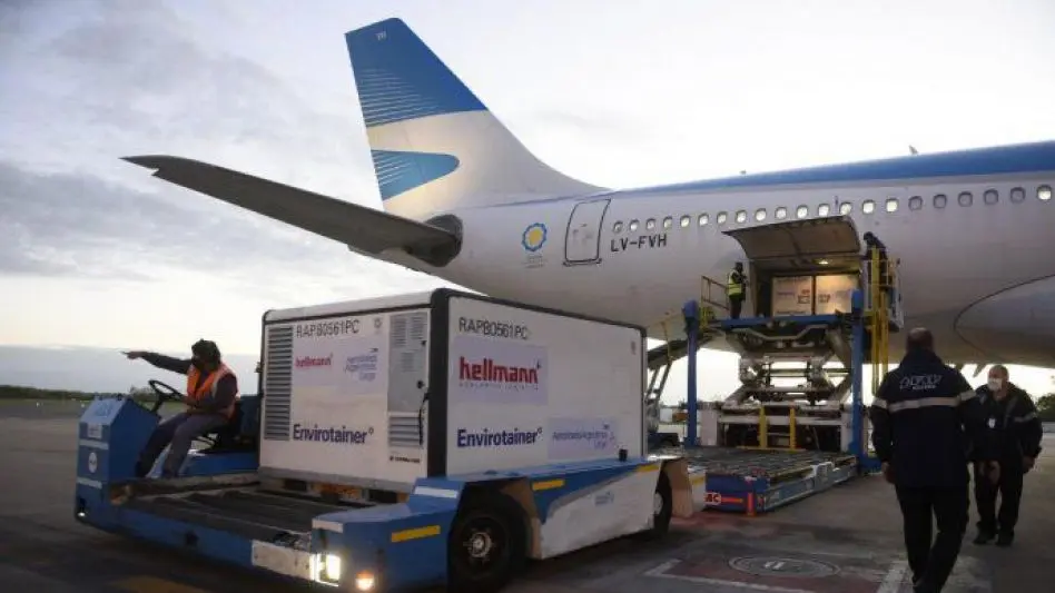 Nuevo vuelo a China: saldrá esta semana y traerá un millón de dosis