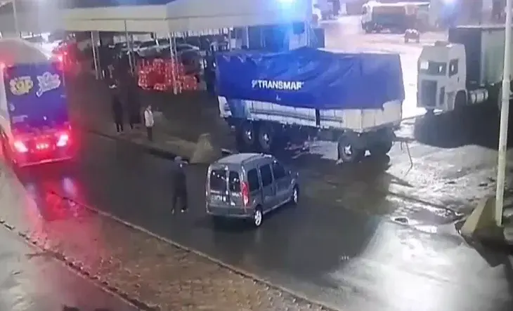 Tragedia en La Matanza: una mujer de 26 años murió aplastada por un acoplado suelto en el Mercado Central