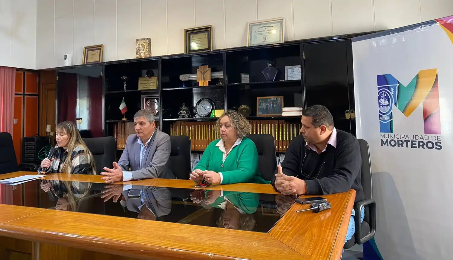 Funcionarios municipales durante la conferencia de prensa del lanzamiento de la fiesta