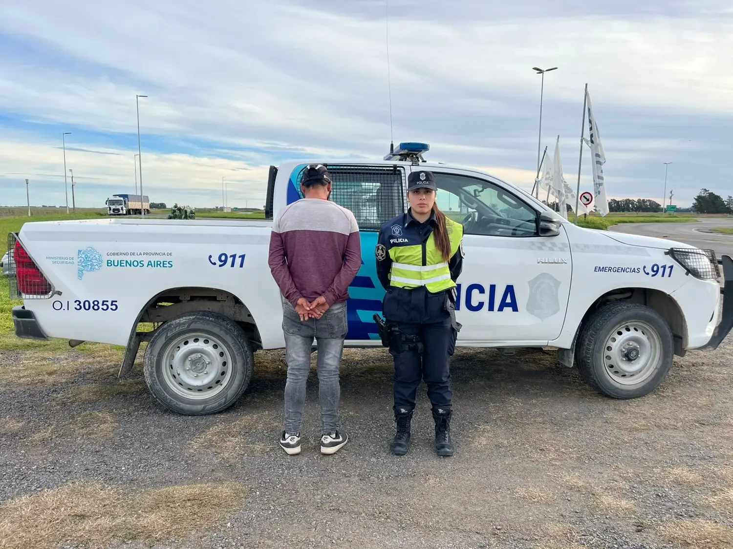 Rotonda de Energía, en el cruce de la Ruta Nacional 228 y la Ruta Provincial 75