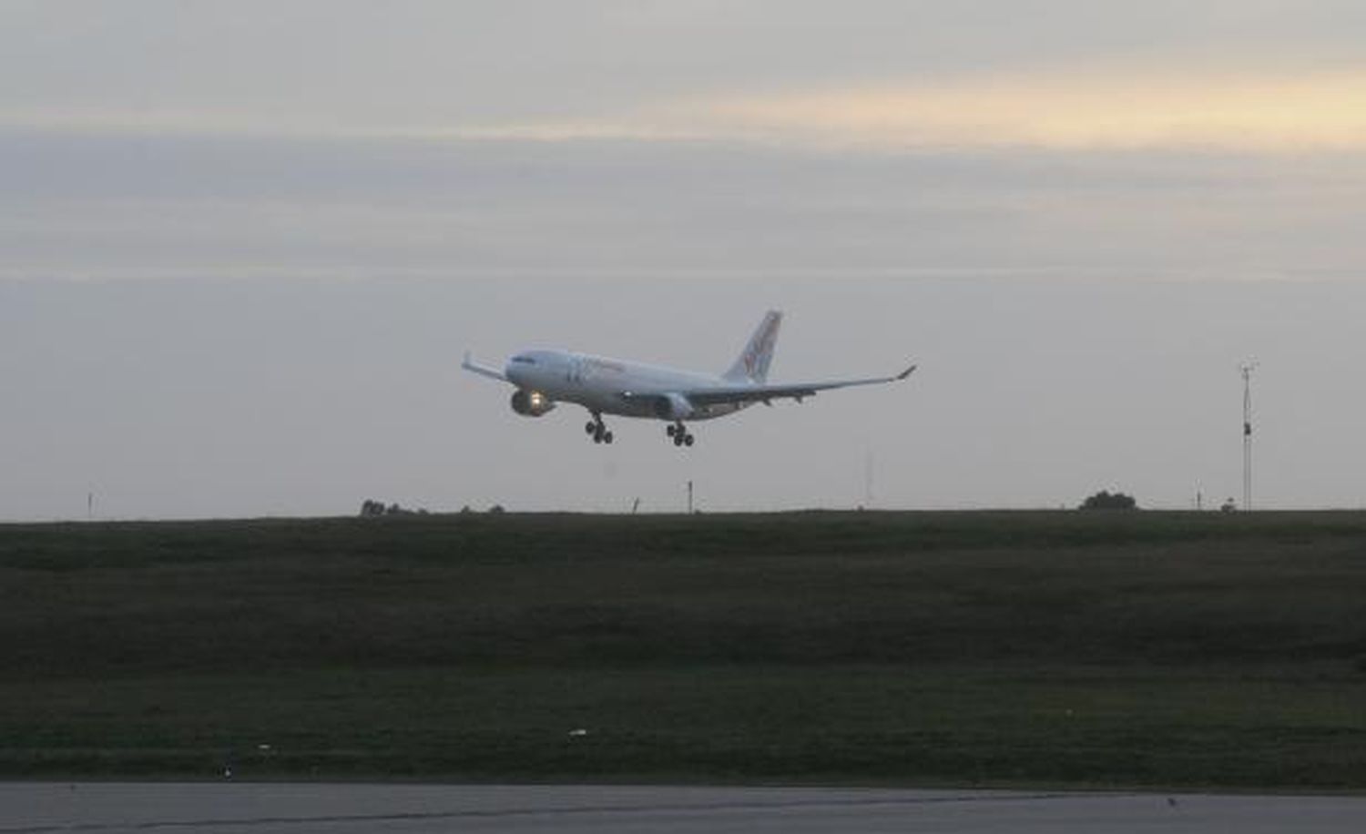 Aterrizó hoy en Montevideo el vuelo inaugural de Air Europa