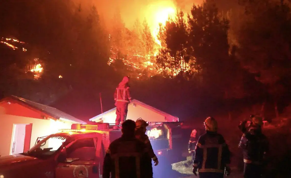 El fuego en Chubut no cesa y piden “extrema precaución” para circular por Ruta 40