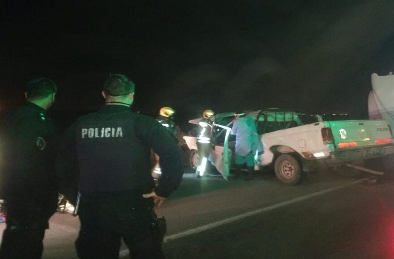 Un hombre murió tras chocar su camioneta contra un camión en la ruta AO12