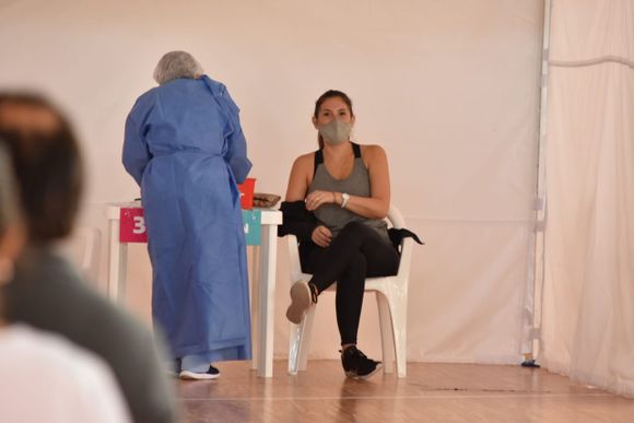 Vacunación contra el coronavirus: para cuándo serán reprogramados los turnos cancelados el viernes 12