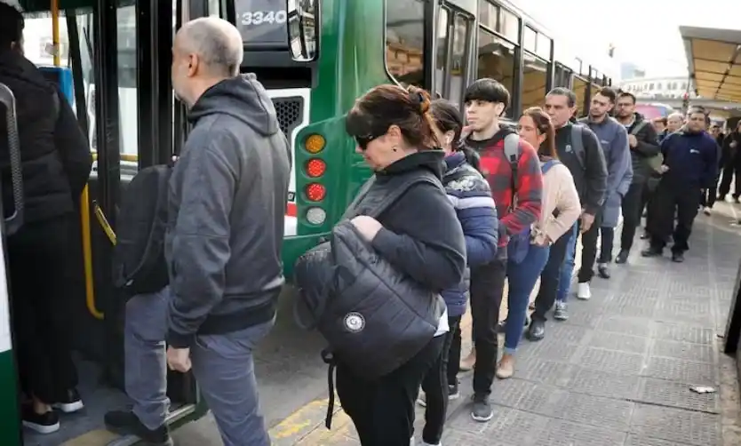 Sin acuerdo salarial, la UTA confirmó el paro de colectivos del viernes