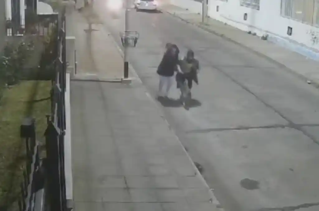 "El niño perdió mucha sangre y nadie vino a asegurar la escena”, denunció una vecina