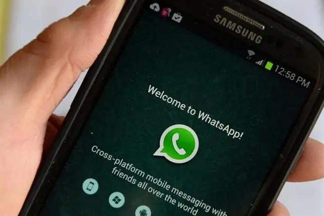 Cuidado con el uso excesivo del teléfono móvil: puede causar “whatsappitis”