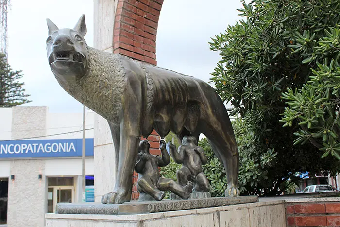 De cuando se juntaron 1.200 kilos de bronce para un monumento
