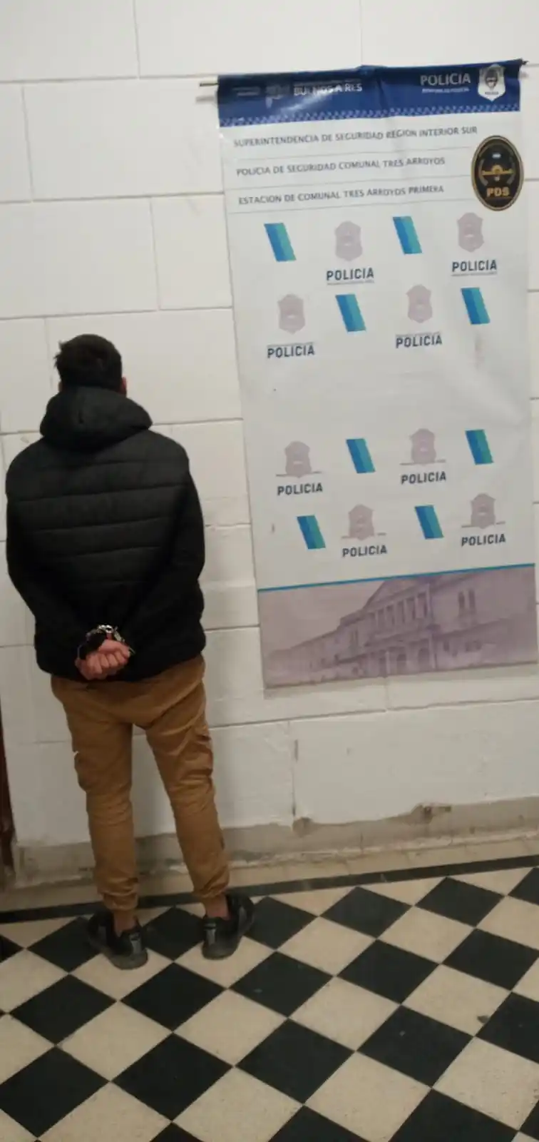 Incumplió una prohibición de acercamiento y fue aprehendido
