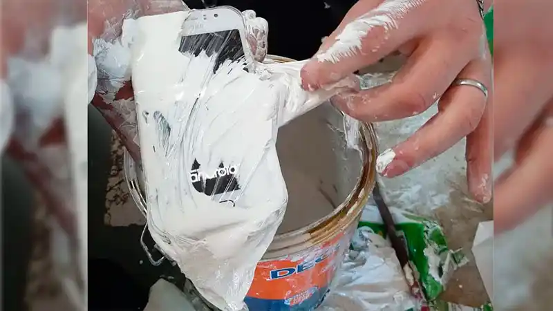 Hallaron celulares en un tarro de pintura que iba a un pabellón de presos peligrosos