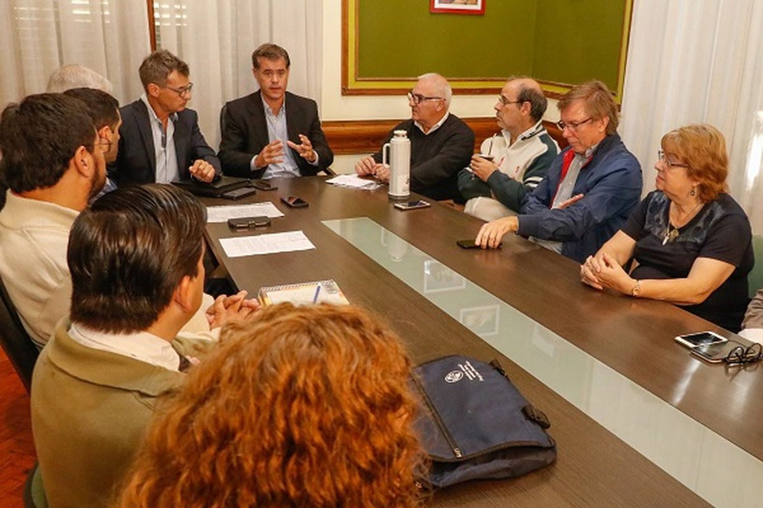 Piaggio encabezó una reunión por la situación edilicia de la E.E.T N°2