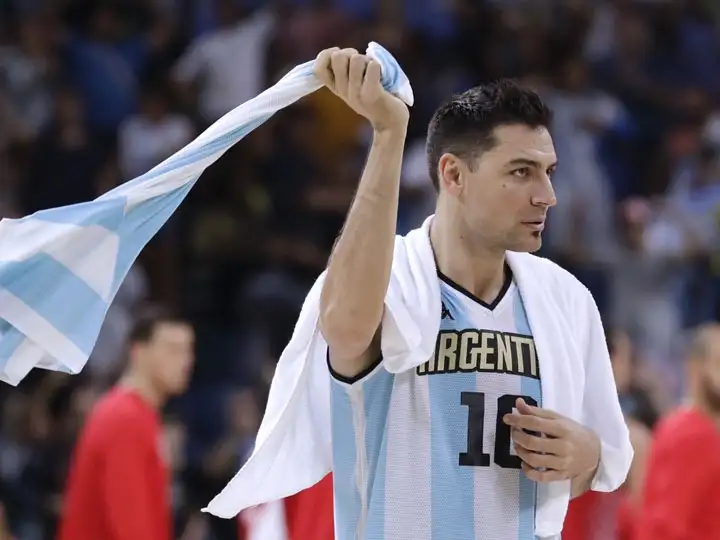 Delfino con la camiseta argentina.