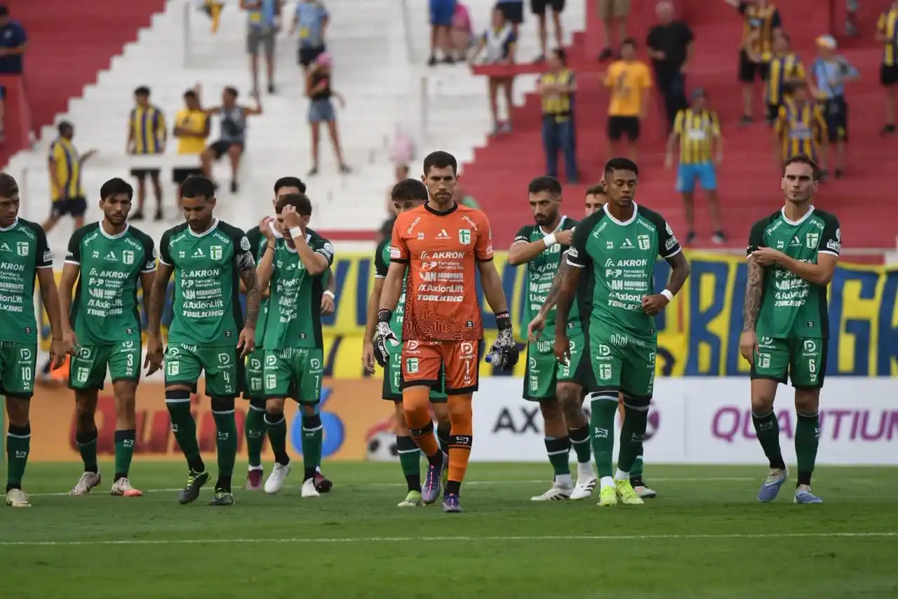 Los defensores de Sportivo analizaron la derrota con Central.