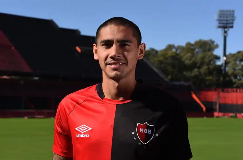 Mala noticia para De Felippe: Paredes estará un mes afuera