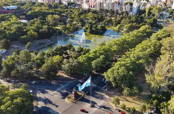 Una hamaca se soltó en el Parque Independencia y una menor sufrió heridas