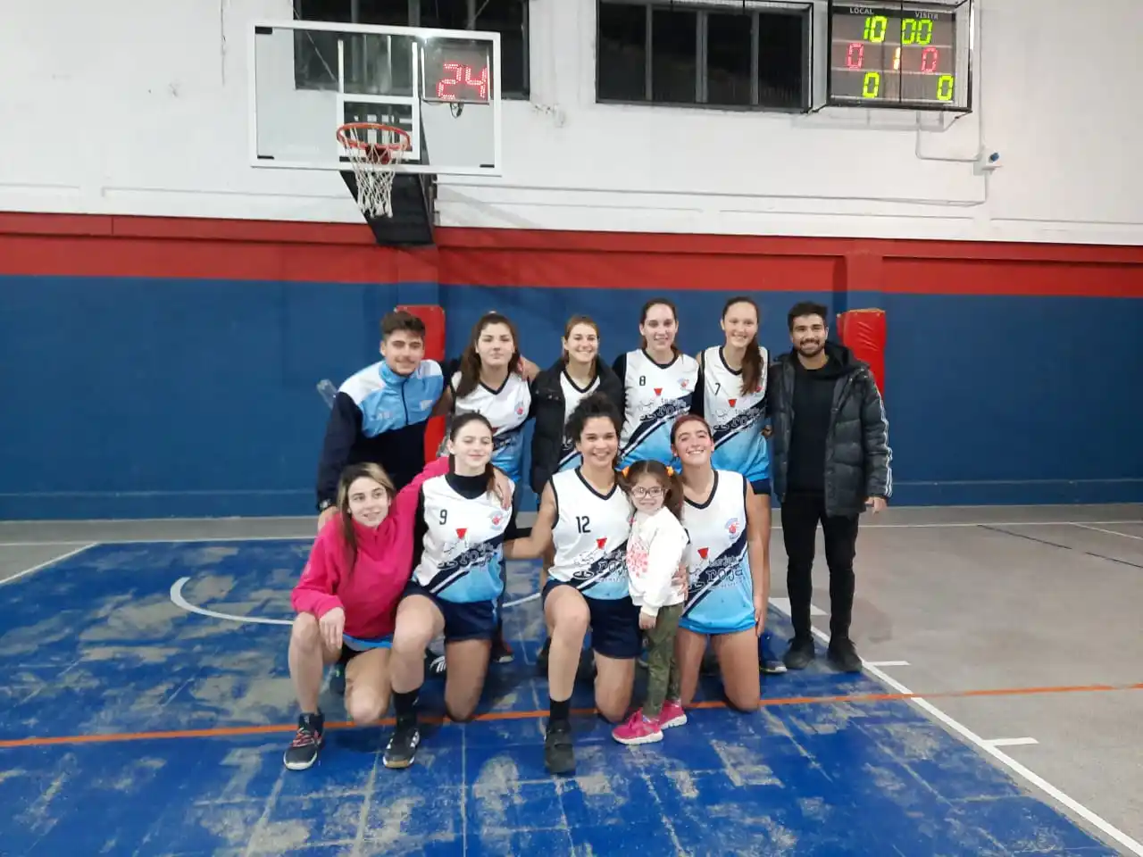 Básquet Femenino: en un partido peleado, Náutico blanco celebró ante Las Pirañas