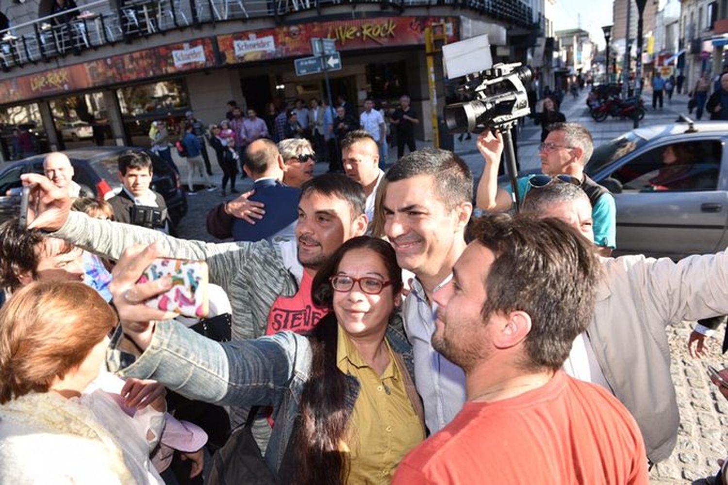 Urtubey en Paraná: "En la Argentina se pelean unos y otros por las migajas que quedan"