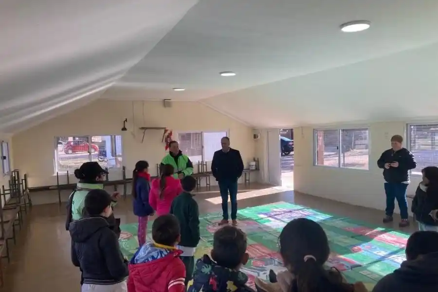"Quién Pierde?": "Paseo Seguro" estuvo presente en la Escuela "Don Tomás"