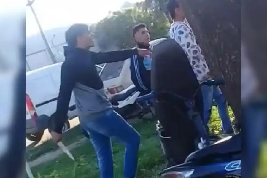 Benitez fue filmado con el cuchillo en la mano