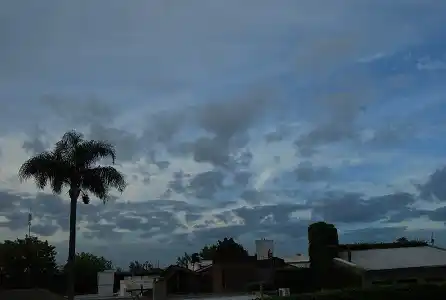 Cada vez más oscuro... dan lluvia para mañana 