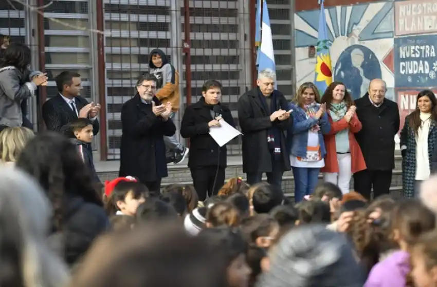 Kicillof encabezó la inauguración de infraestructura escolar en Villa Gesell